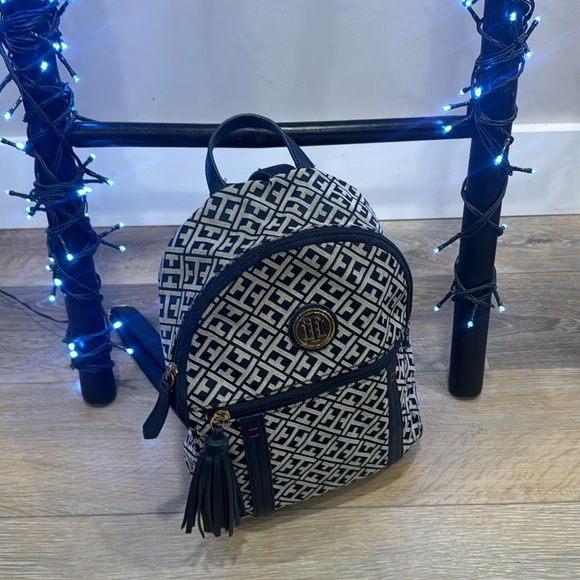 Tommy Hilfiger Small backpack in great condition. - Picture 1 of 3